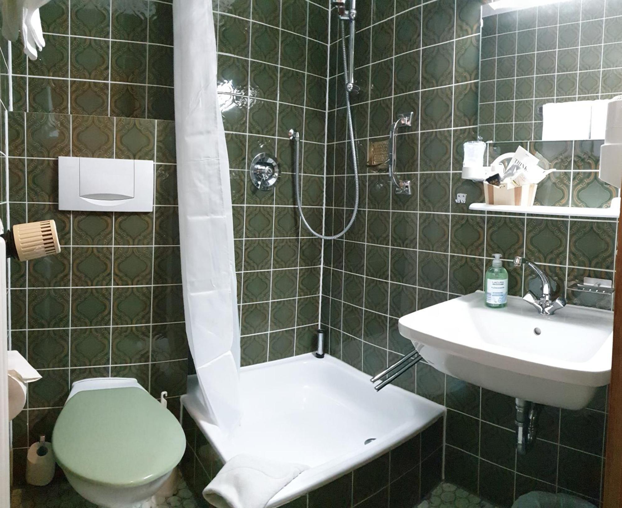 Garni Hotel Adler Post Baiersbronn Bilik gambar